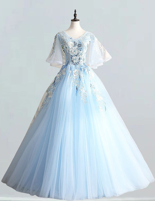 a dress on a mannequin on a mannequin VIMYES