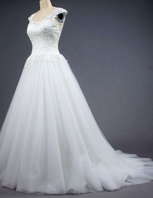 Ivory scoop sleeveless lace beaded wedding bridal dress