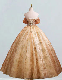 a dress on a mannequin on a mannequin