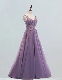 Elegant V-Neck Tulle Prom Dress with Beaded Rhinestones for Girls