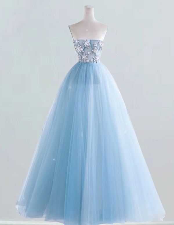 Elegant blue strapless beaded girls' ball gown for prom and evening events0