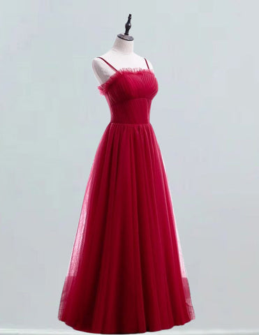 Elegant red tulle Quinceanera dress with spaghetti straps and pleated ball gown skirt for prom or formal events2