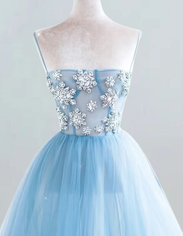 Elegant blue strapless beaded girls' ball gown for prom and evening events1