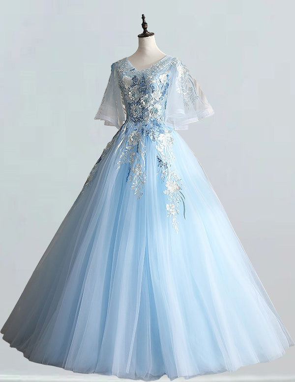 a dress on a mannequin on a mannequin