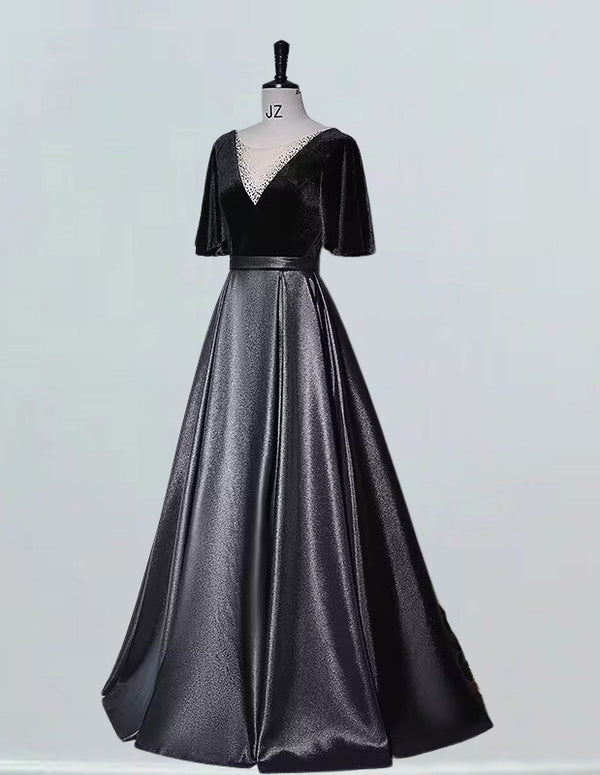 Black V-neck velvet satin prom gown with beaded short sleeves, floor-length evening dress for formal parties3