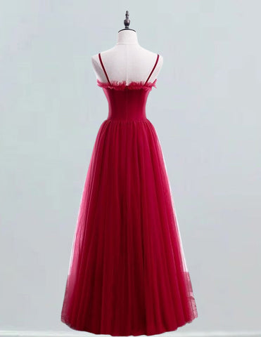 Elegant red tulle Quinceanera dress with spaghetti straps and pleated ball gown skirt for prom or formal events0