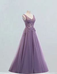 a dress on a mannequin on a mannequin