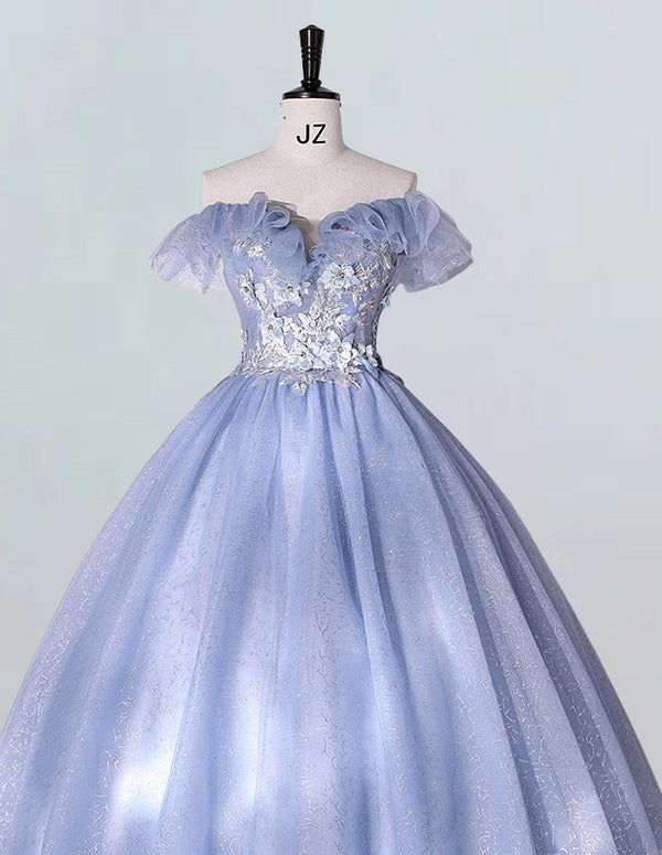 a dress on a mannequin on a mannequin