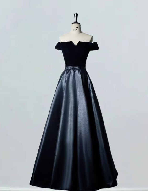 Elegant off-shoulder velvet evening gown for girls, perfect for prom and bridesmaid occasions2