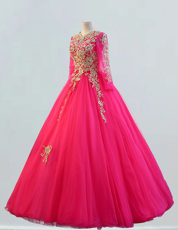 a dress on a mannequin on a mannequin