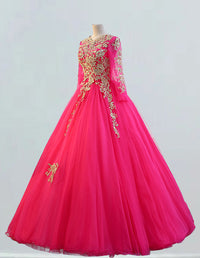 a dress on a mannequin on a mannequin
