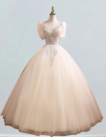 Elegant beaded lace V-neck Quinceanera dress with tulle evening gown for girls' formal events0